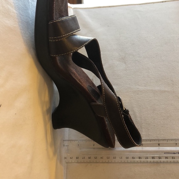 Women’s Brown 3.5” wedge sandal - Picture 2 of 4